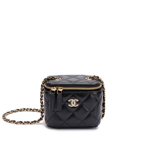 gold chanel barefoot|Long vanity with chain, Lambskin & gold.